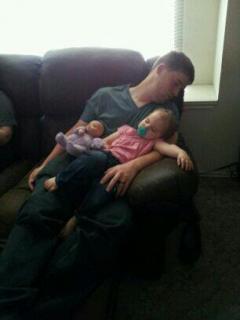 8193_kyra_and_her_daddy.jpg